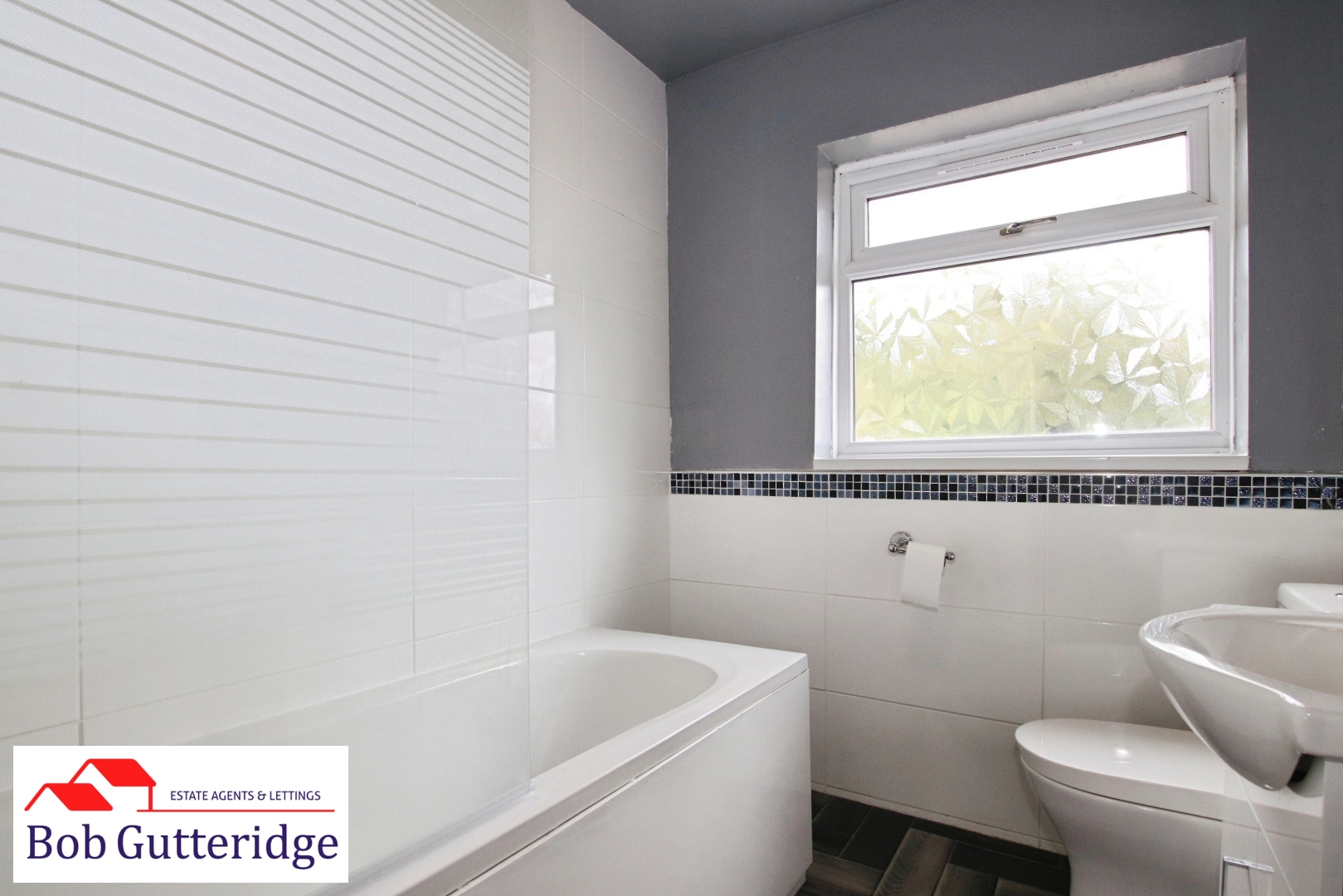 FIRST FLOOR BATHROOM